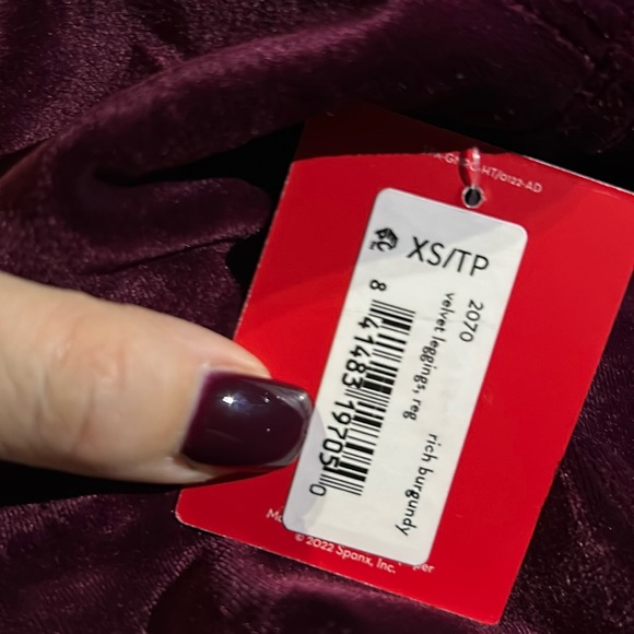 New with Tags!  SPANX Rich Burgundy Velvet High Waisted Leggings - Picture 5 of 7